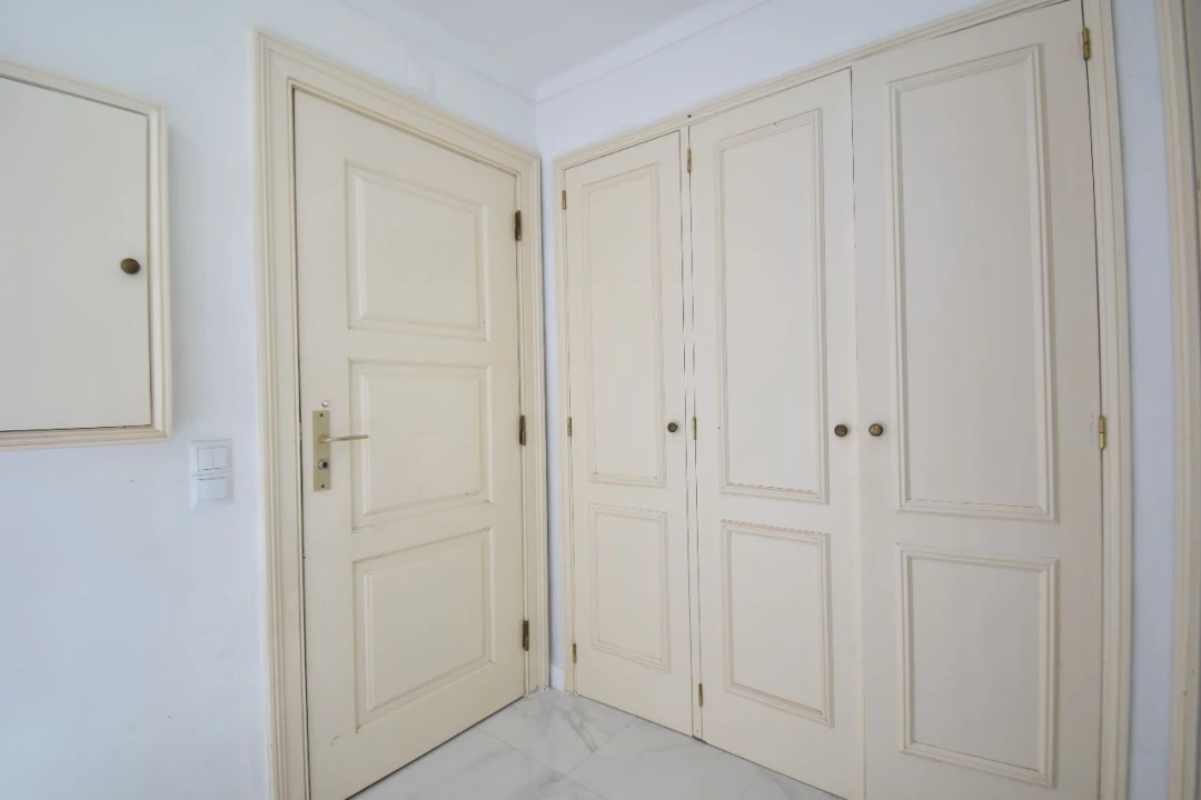 Apartamento T0 para Arrendamento em Monte Estoril Foto 6