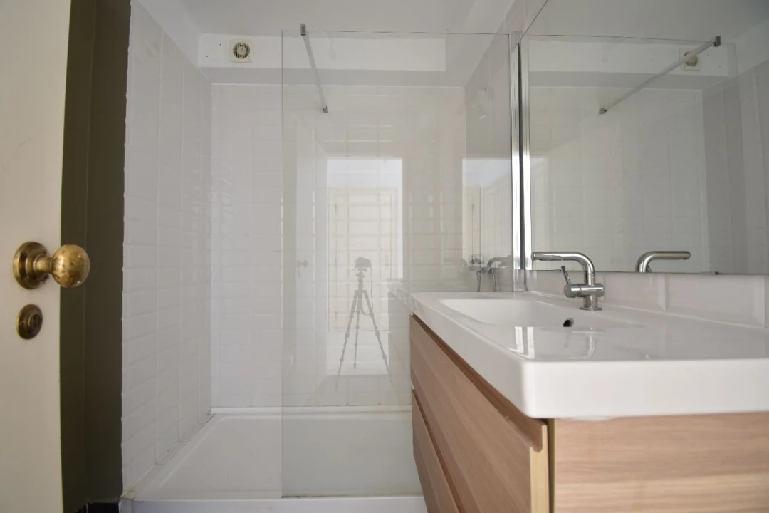 Apartamento T0 para Arrendamento em Monte Estoril Foto 8