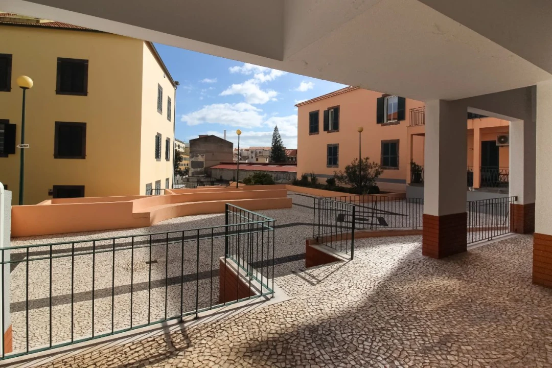 Apartamento T2 para Venda em Funchal Foto 7