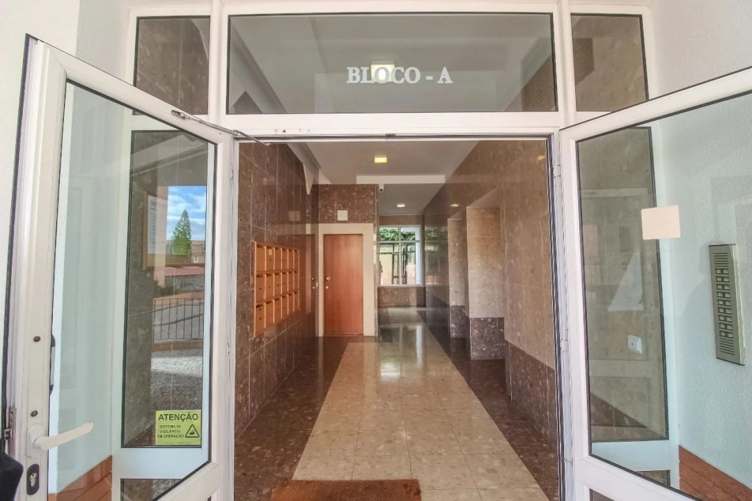 Apartamento T2 para Venda em Funchal Foto 8