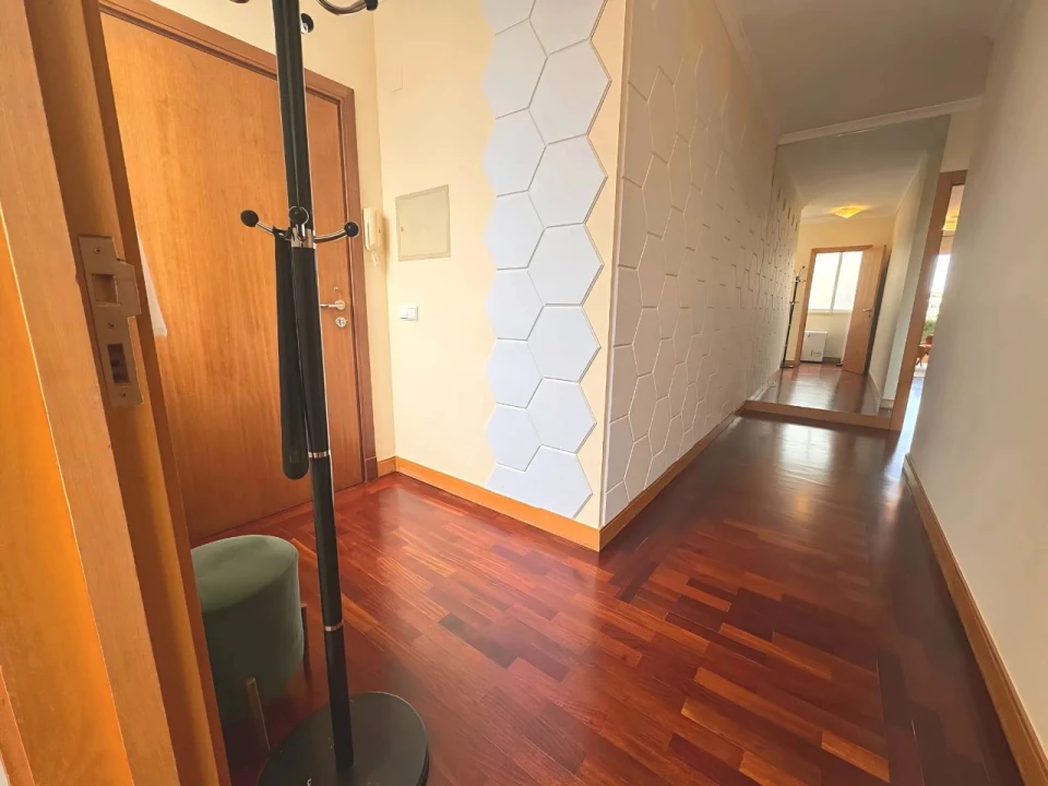 Apartamento T2 para Venda em Funchal Foto 11