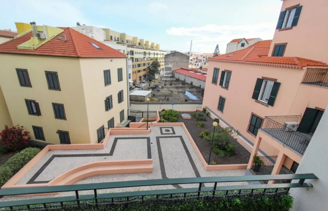 Apartamento T2 para Venda em Funchal Foto 19