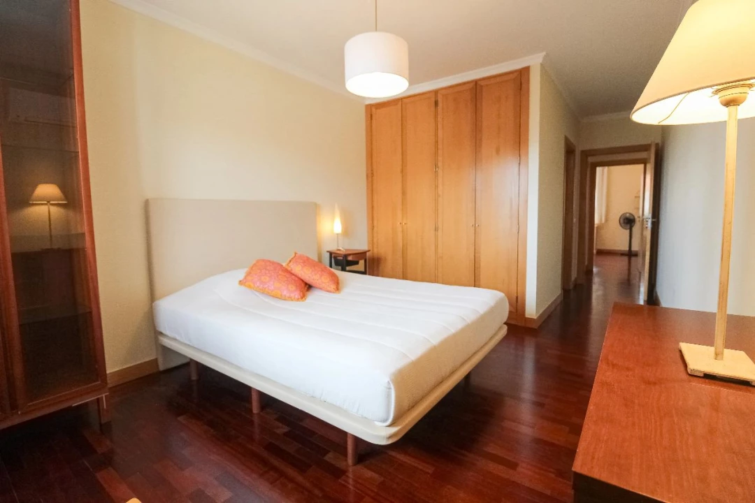 Apartamento T2 para Venda em Funchal Foto 23