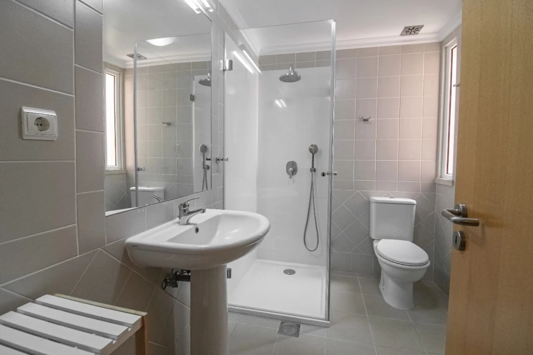 Apartamento T2 para Venda em Funchal Foto 31