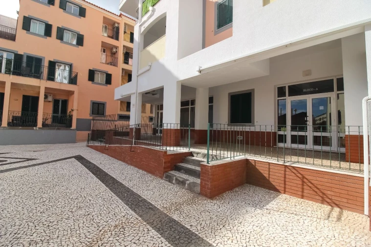 Apartamento T2 para Venda em Funchal Foto 6