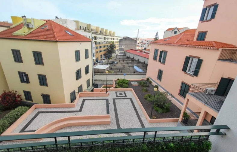 Apartamento T2 para Venda em Funchal Foto 19