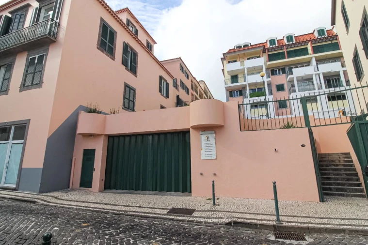 Apartamento T2 para Venda em Funchal Foto 32