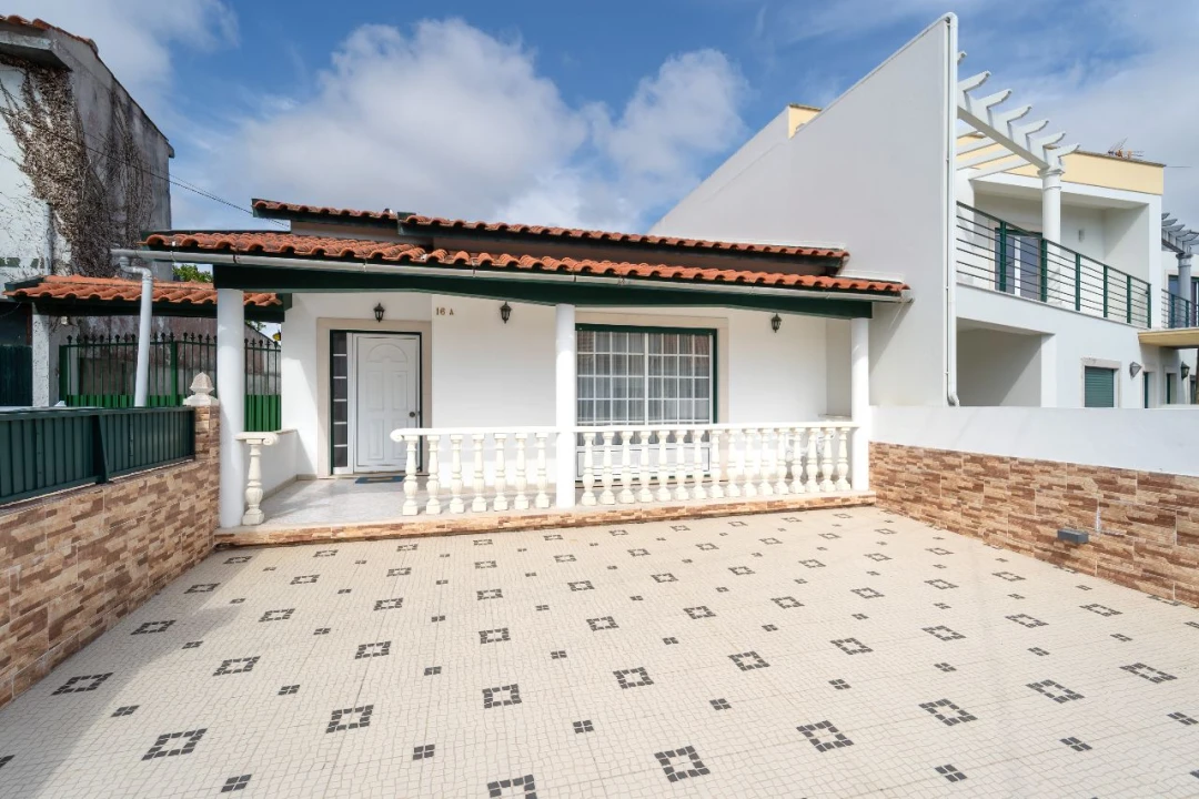 Moradia T2 para Venda em Benta Foto 1