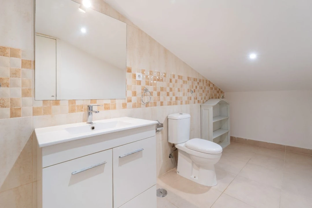 Moradia T2 para Venda em Benta Foto 4