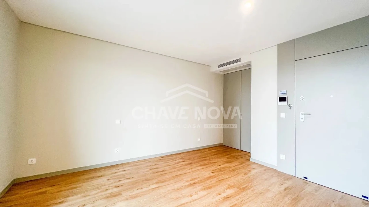 Apartamento T0 para Venda em Vila Nova de Gaia Foto 14