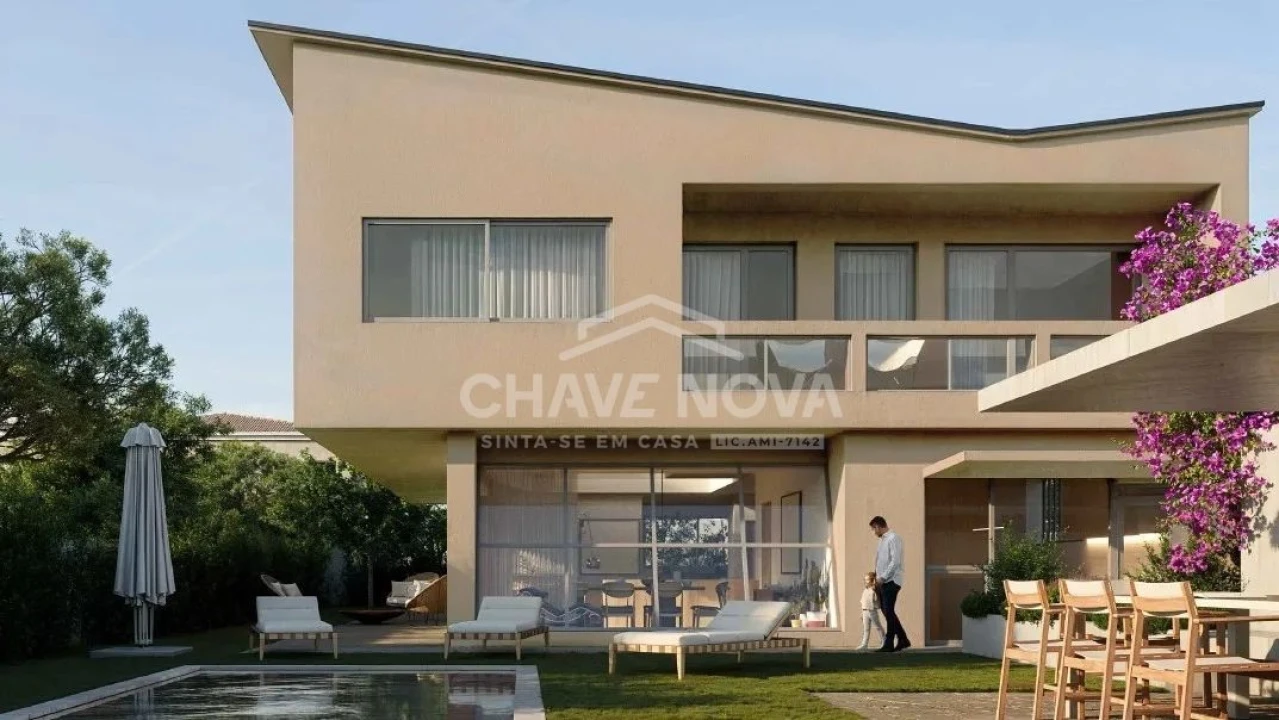 Moradia T4 para Venda em Porto Foto 3