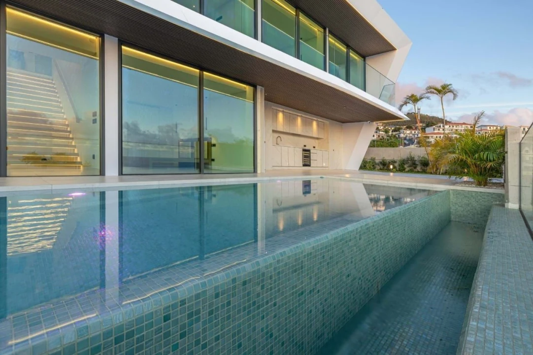 Moradia T4 para Venda em Funchal Foto 12