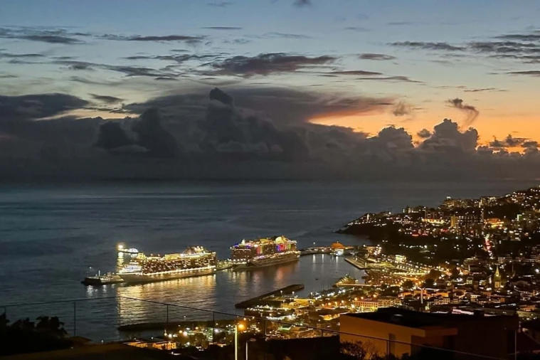 Moradia T4 para Venda em Funchal Foto 55