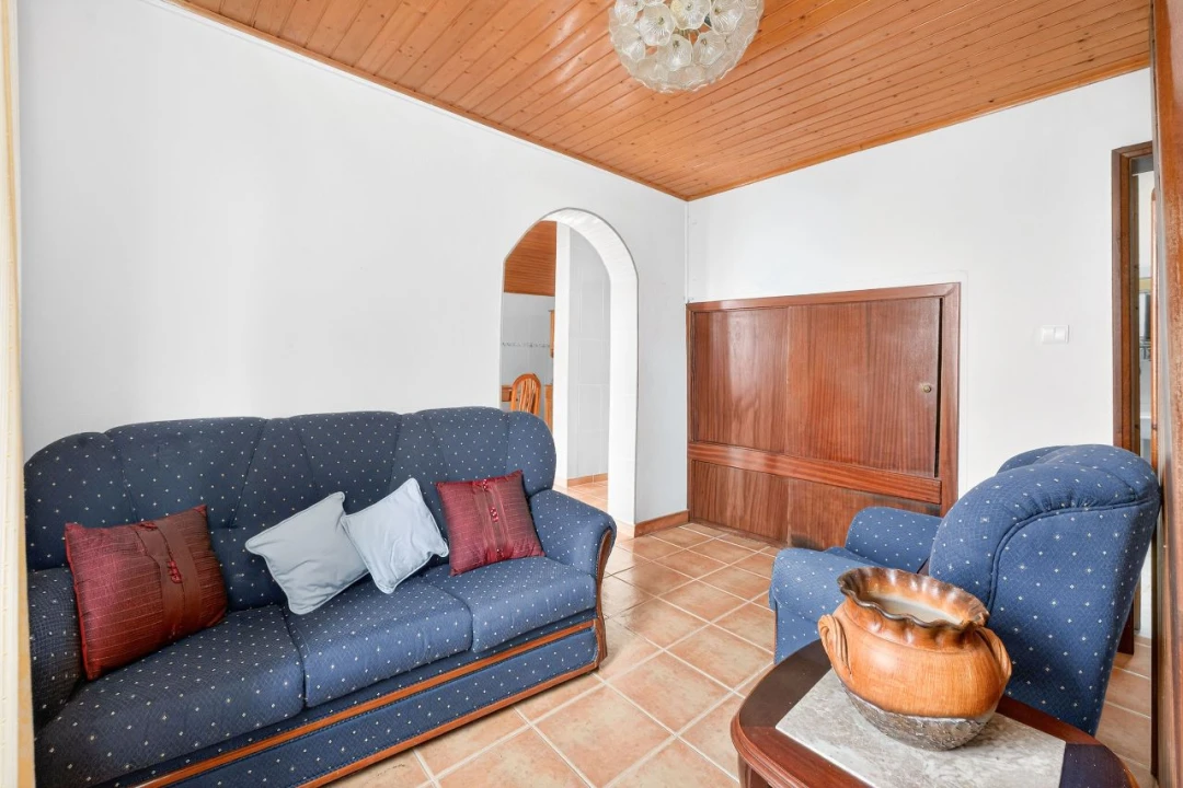 Moradia T2 para Venda em Achadas da Cruz Foto 3