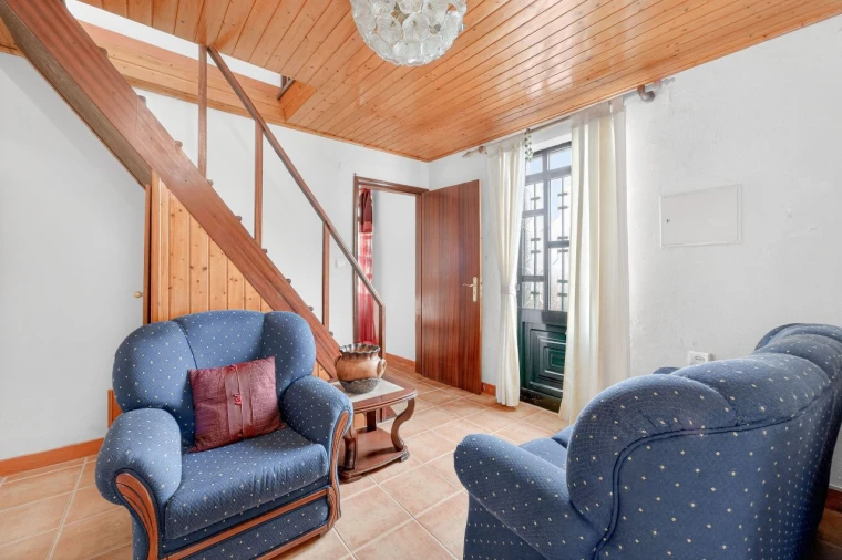 Moradia T2 para Venda em Achadas da Cruz Foto 4