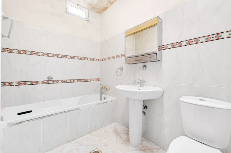 Moradia T2 para Venda em Achadas da Cruz Foto 9