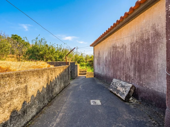 Moradia T2 para Venda em Achadas da Cruz Foto 16