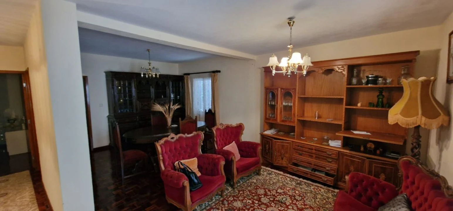 Moradia T4 para Venda em Serra de Água Foto 7