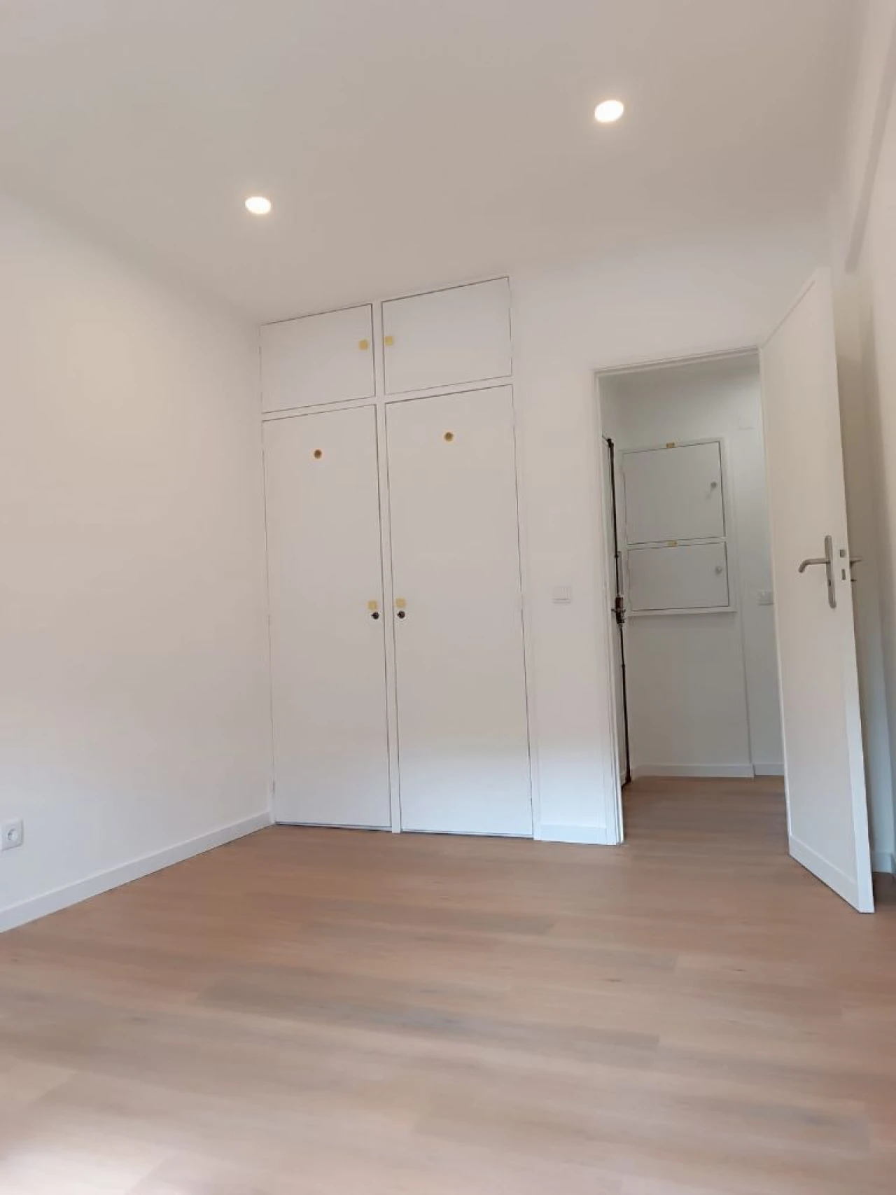 Apartamento T2 para Venda em Rua Mouzinho de Albuquerque Foto 1