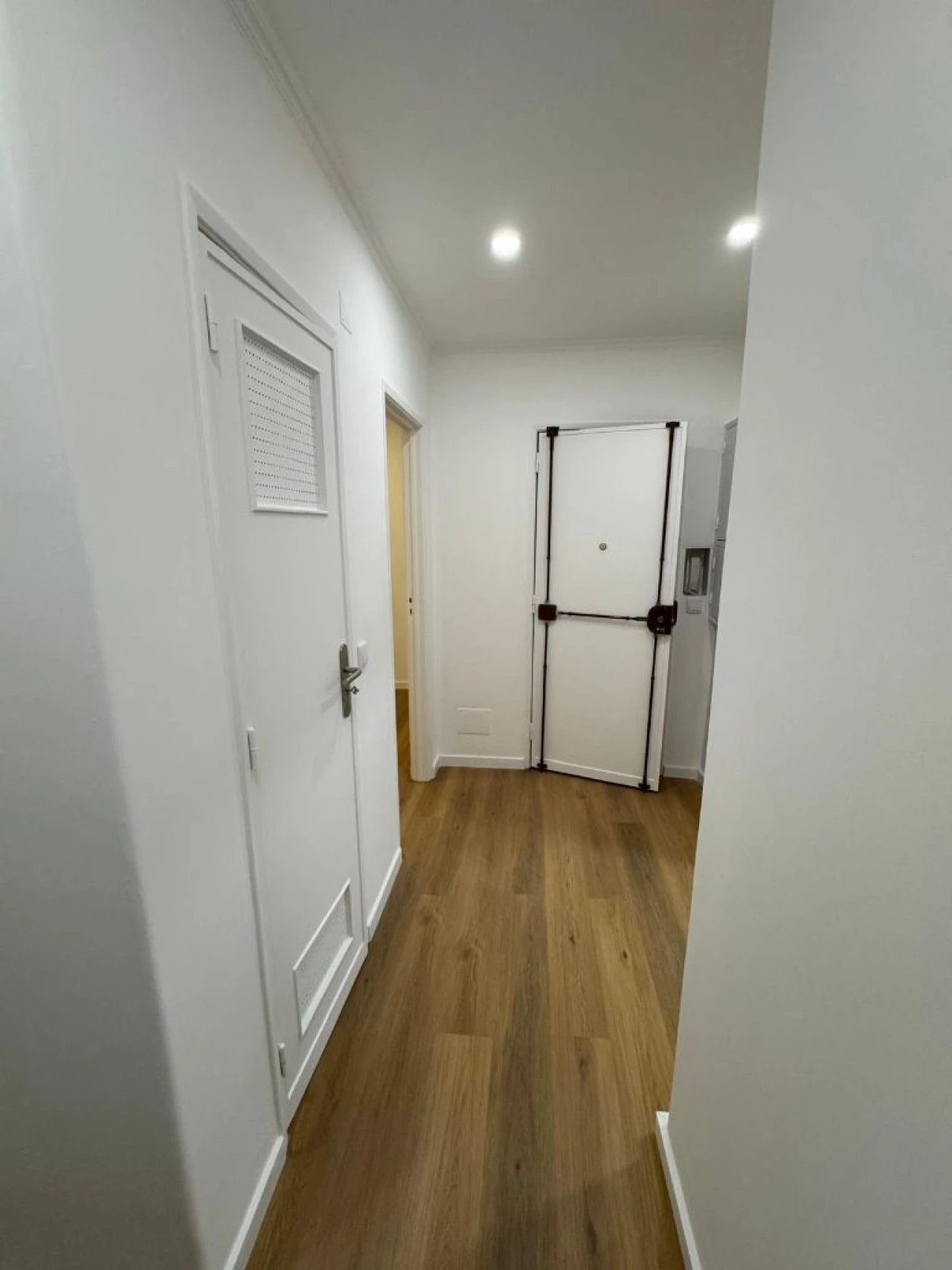 Apartamento T2 para Venda em Rua Mouzinho de Albuquerque Foto 6