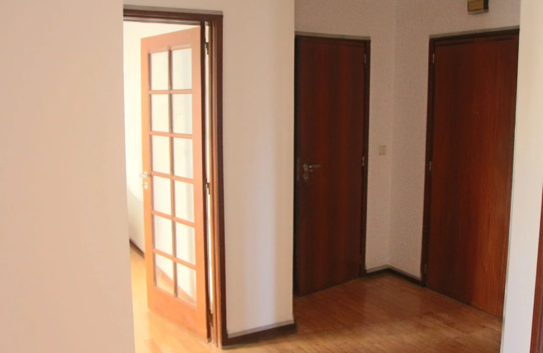 Apartamento T2 para Arrendamento em Senhora da Hora Foto 2