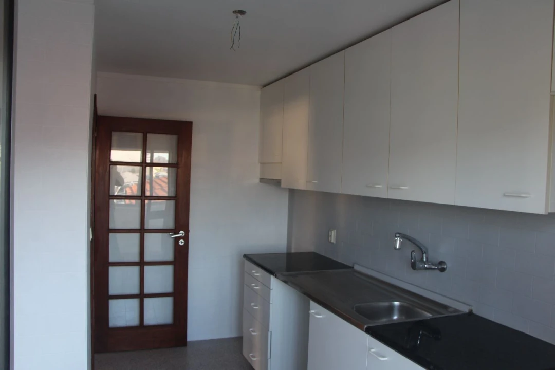 Apartamento T2 para Arrendamento em Senhora da Hora Foto 4