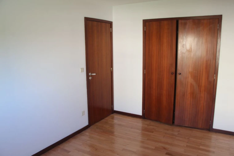 Apartamento T2 para Arrendamento em Senhora da Hora Foto 5