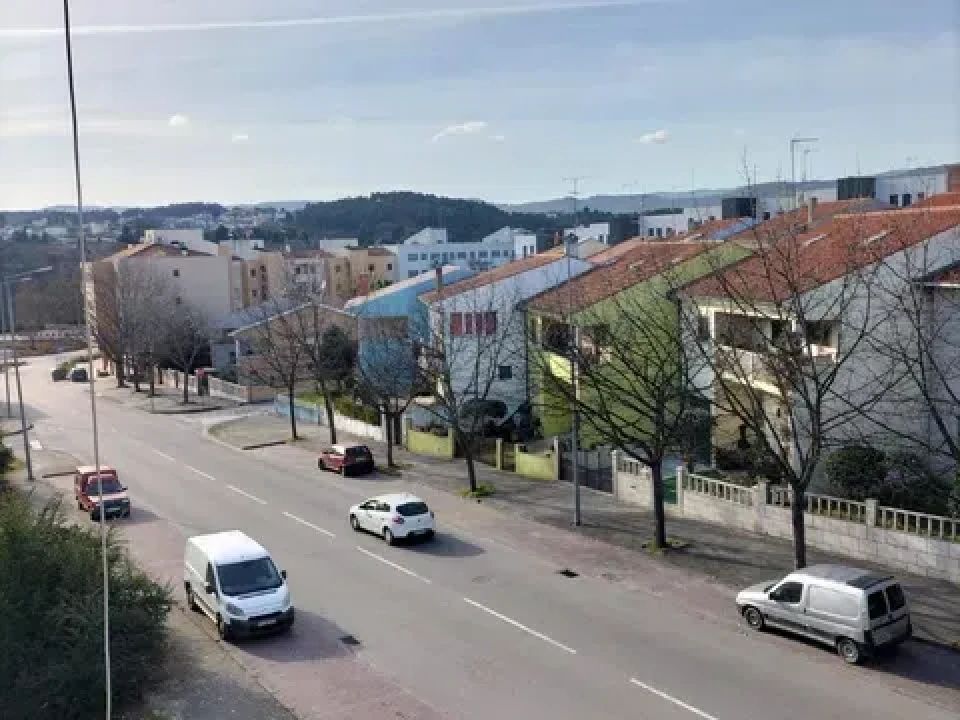 Apartamento T3 para Arrendamento em Chaves Foto 3