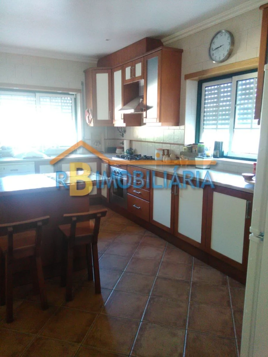 Moradia T3 para Venda em Valado dos Frades Foto 7