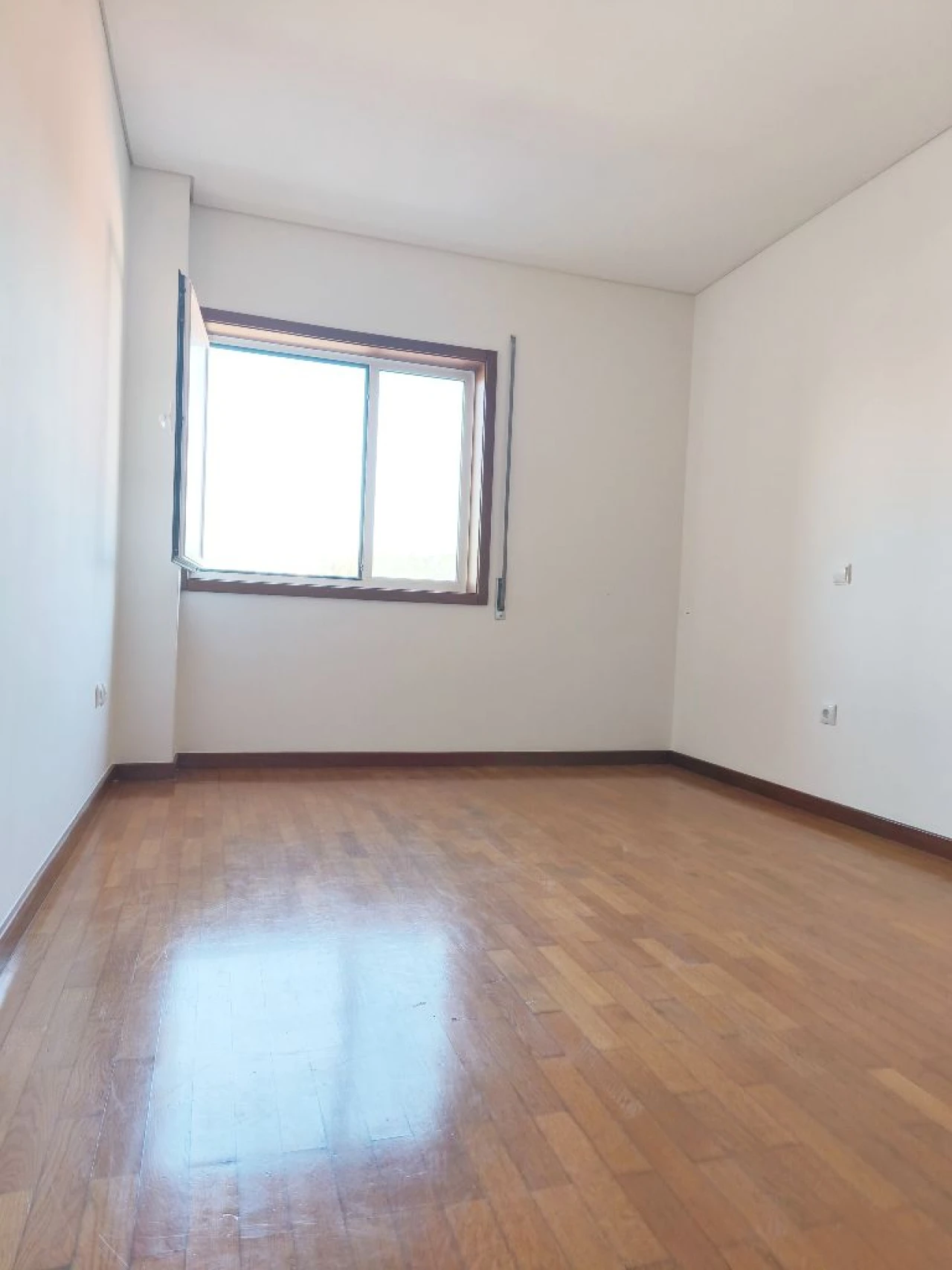 Apartamento T3 para Arrendamento em Rua de espargo de baixo, espargo Foto 3