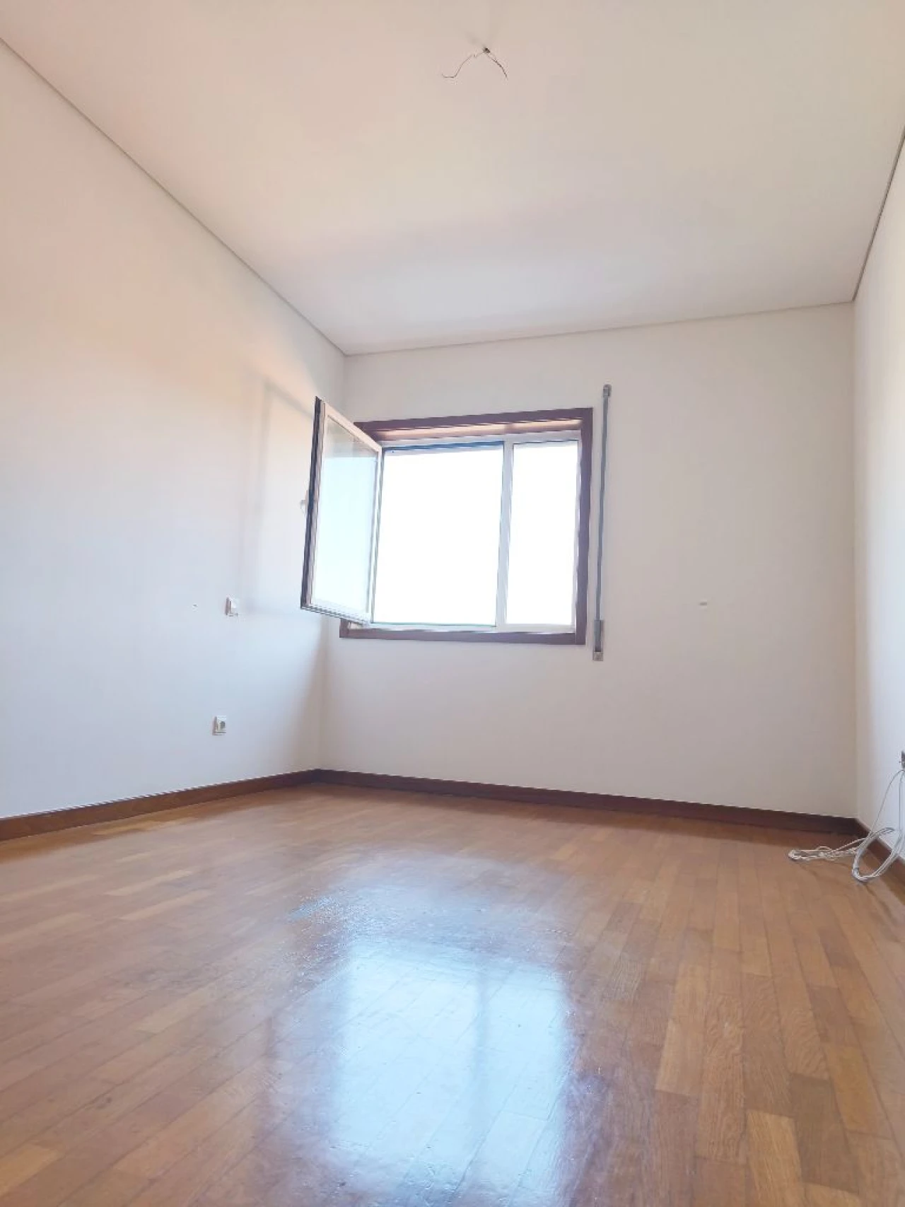 Apartamento T3 para Arrendamento em Rua de espargo de baixo, espargo Foto 5
