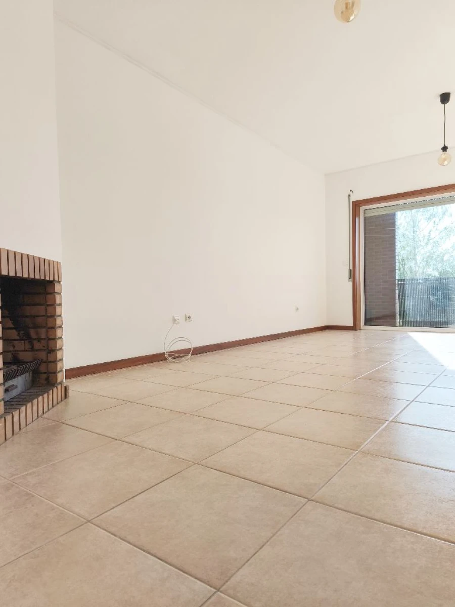 Apartamento T3 para Arrendamento em Rua de espargo de baixo, espargo Foto 7