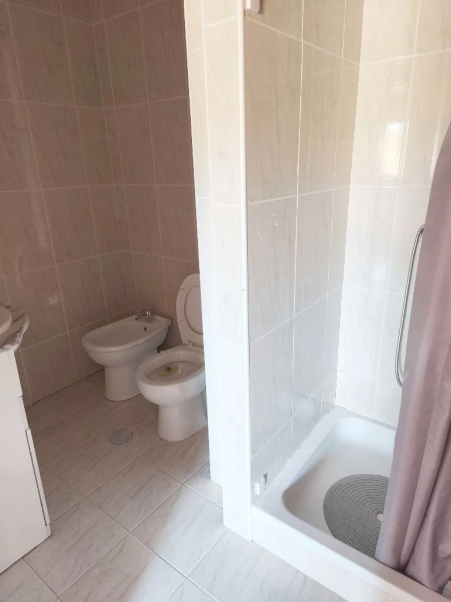 Apartamento T3 para Arrendamento em Rua de espargo de baixo, espargo Foto 9