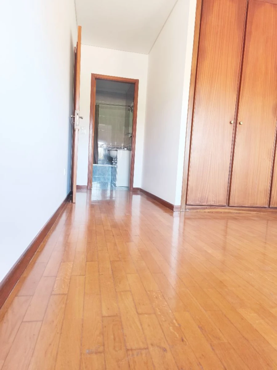 Apartamento T3 para Arrendamento em Rua de espargo de baixo, espargo Foto 10
