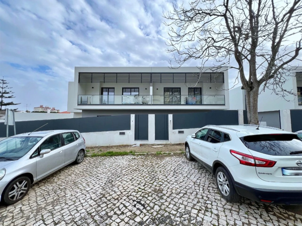 Moradia T4 para Venda em São Domingos de Rana Foto 2