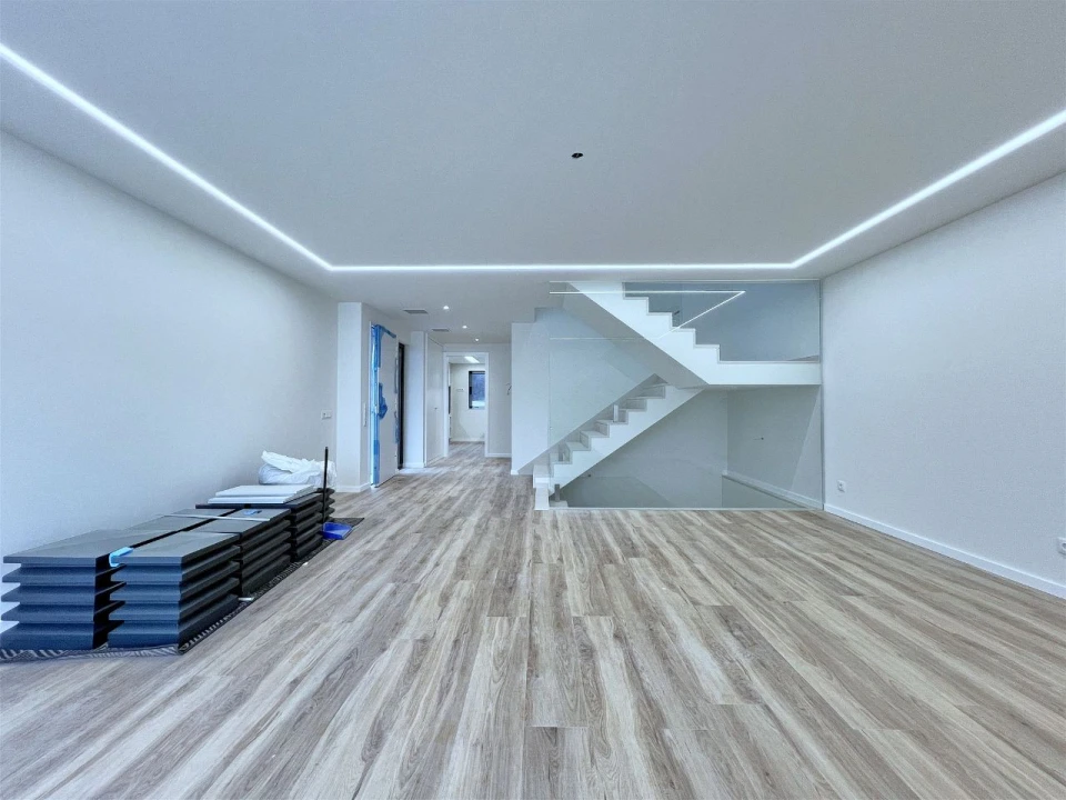 Moradia T4 para Venda em São Domingos de Rana Foto 4