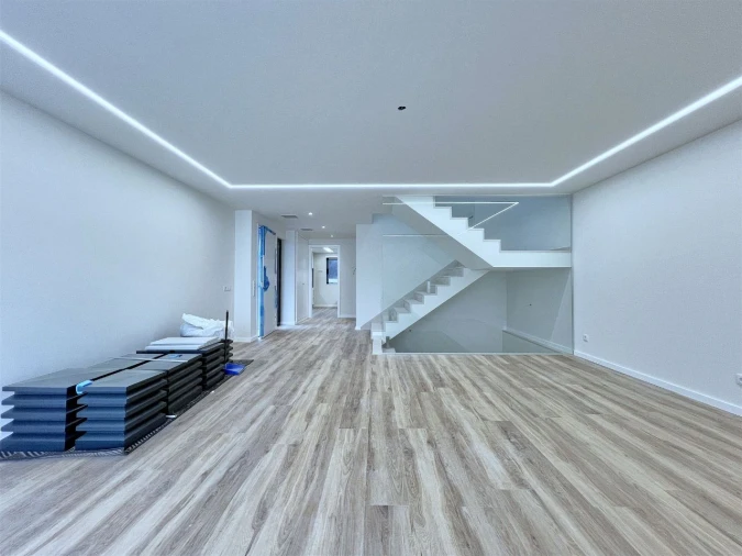 Moradia T4 para Venda em São Domingos de Rana Foto 4