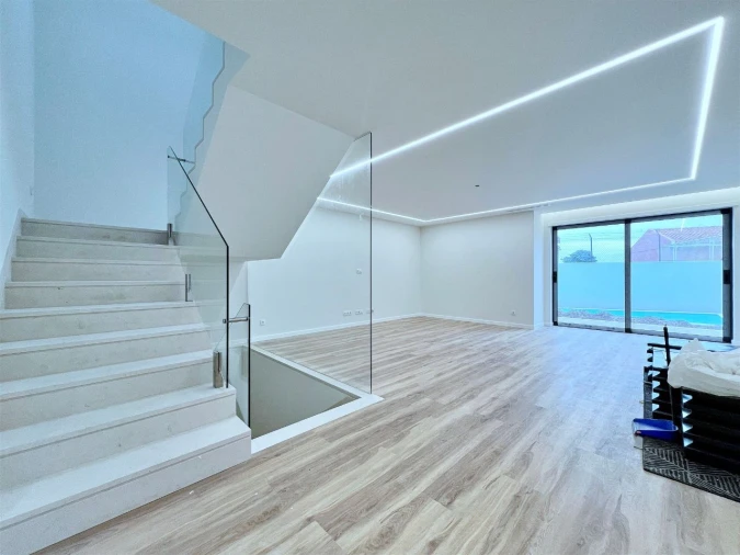 Moradia T4 para Venda em São Domingos de Rana Foto 7