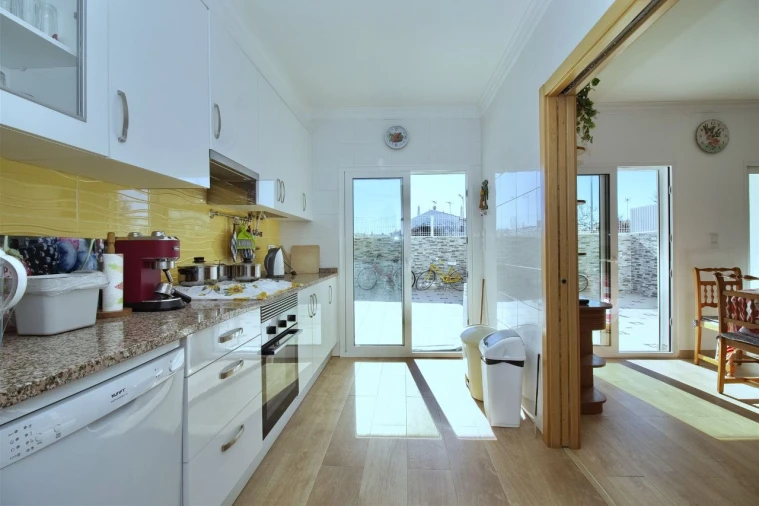 Moradia T4 para Venda em Altura Foto 8