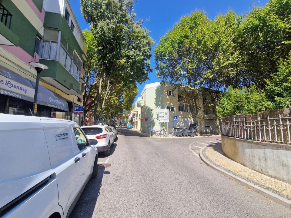 Loja para Arrendamento em Arneiro Foto 6