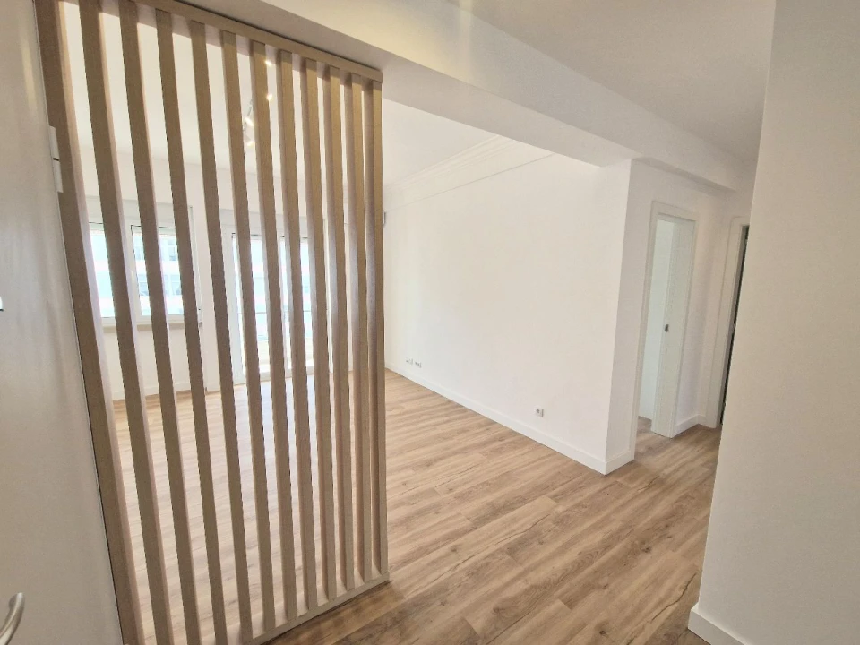 Apartamento T3 para Venda em Carcavelos Foto 2