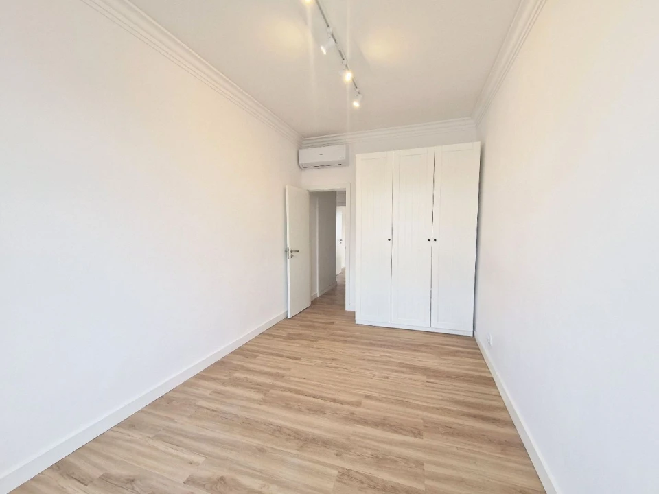 Apartamento T3 para Venda em Carcavelos Foto 6