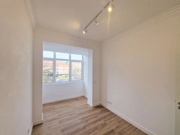 Apartamento T3 para Venda em Carcavelos