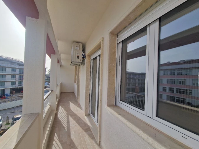 Apartamento T3 para Venda em Carcavelos Foto 4