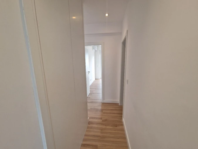 Apartamento T3 para Venda em Carcavelos Foto 5