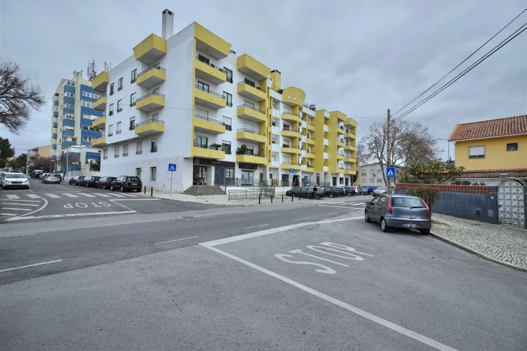 Apartamento T3 para Venda em Rebelva Foto 15