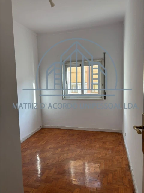 Apartamento T4 para Arrendamento em Porto