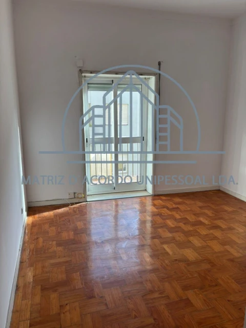 Apartamento T4 para Arrendamento em Porto