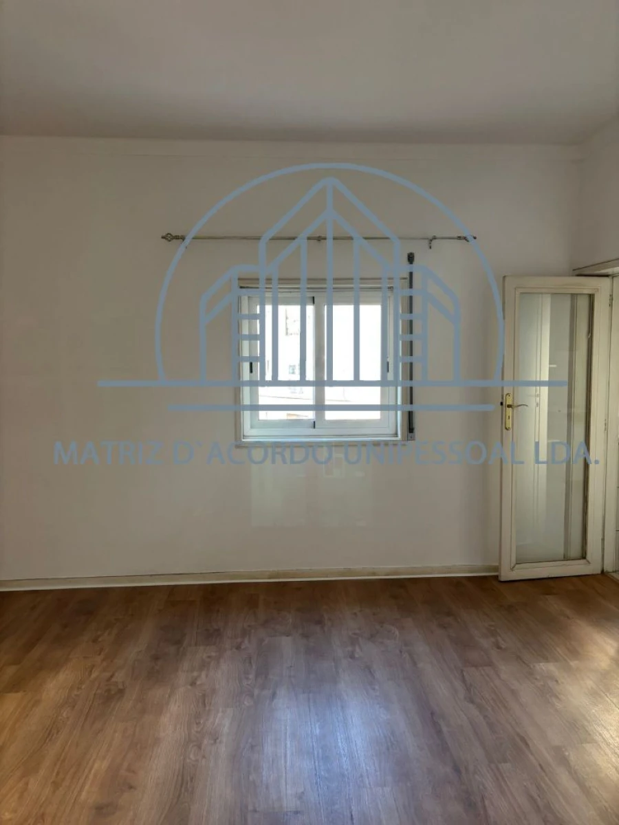 Apartamento T4 para Arrendamento em Porto Foto 22