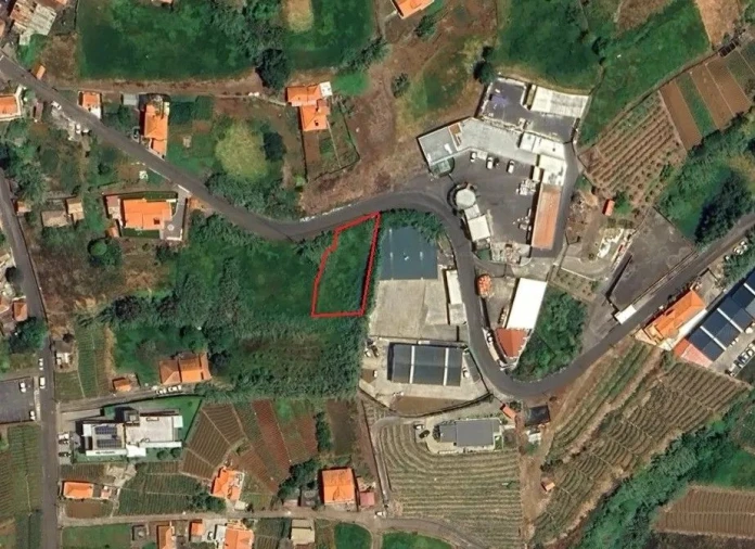 Terreno para Venda em Canhas Foto 2